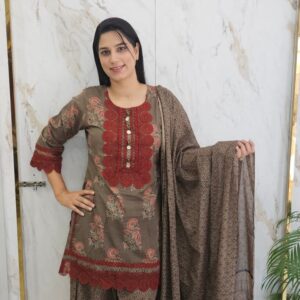 Comfortable cotton suit with a stylish Farshi Salwar. Item code 7300G