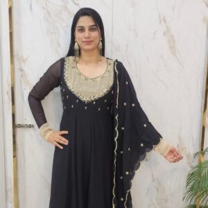 chiffone anarkali suit .Item Code : 5286SA
