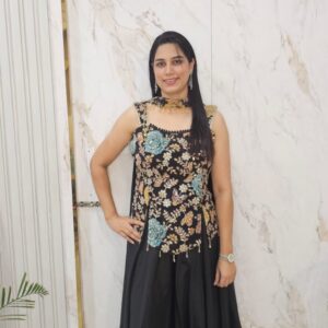 Fabric tissue with divider Party wear. Item code- 4297