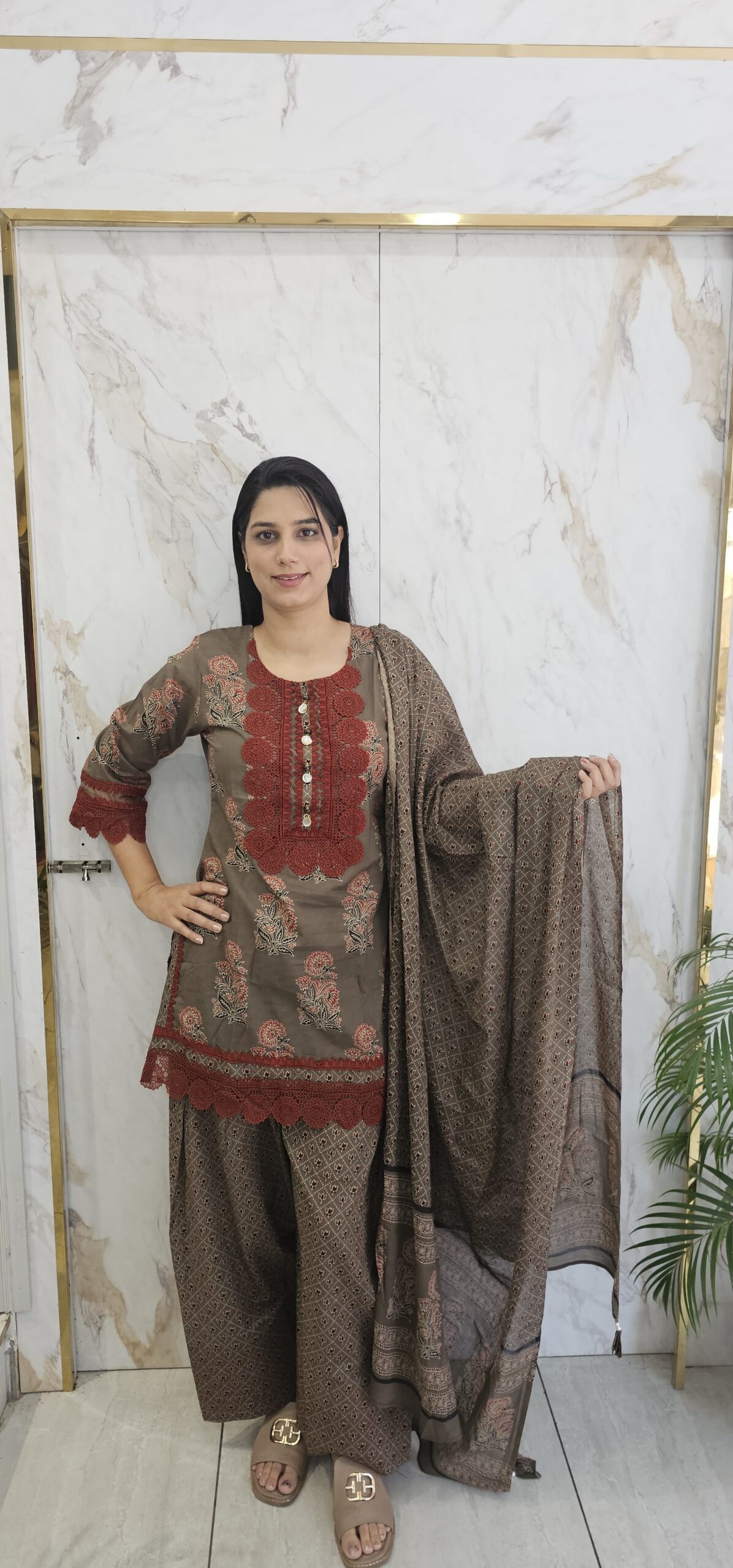 Comfortable cotton suit with a stylish Farshi Salwar. Item code 7300G - Image 2