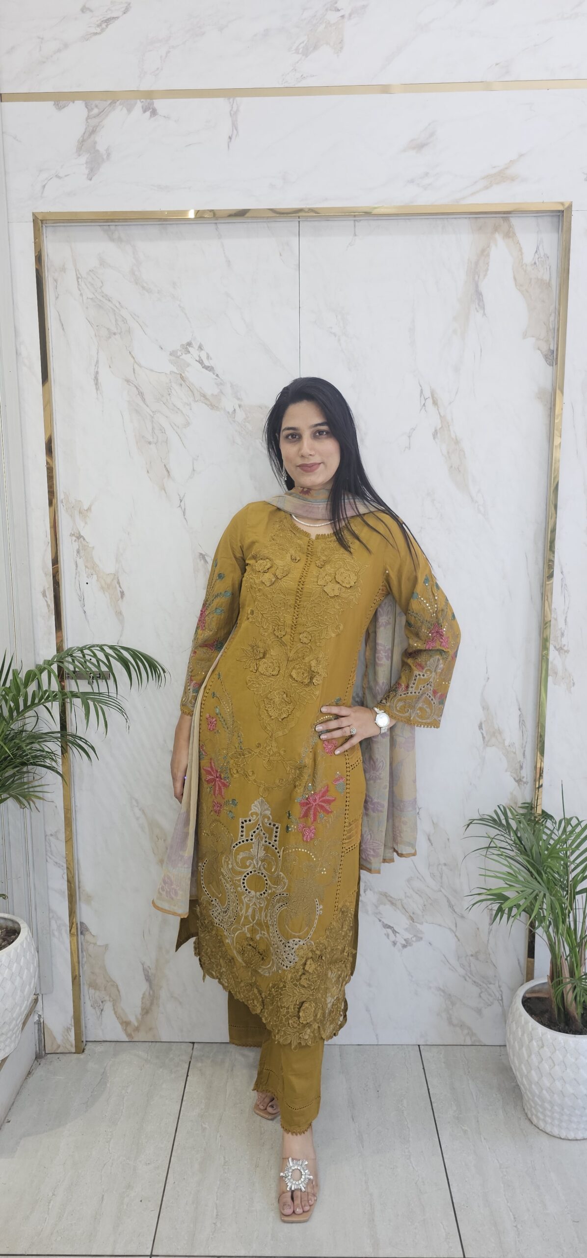 classic karachi wear suit item code : 2277GB