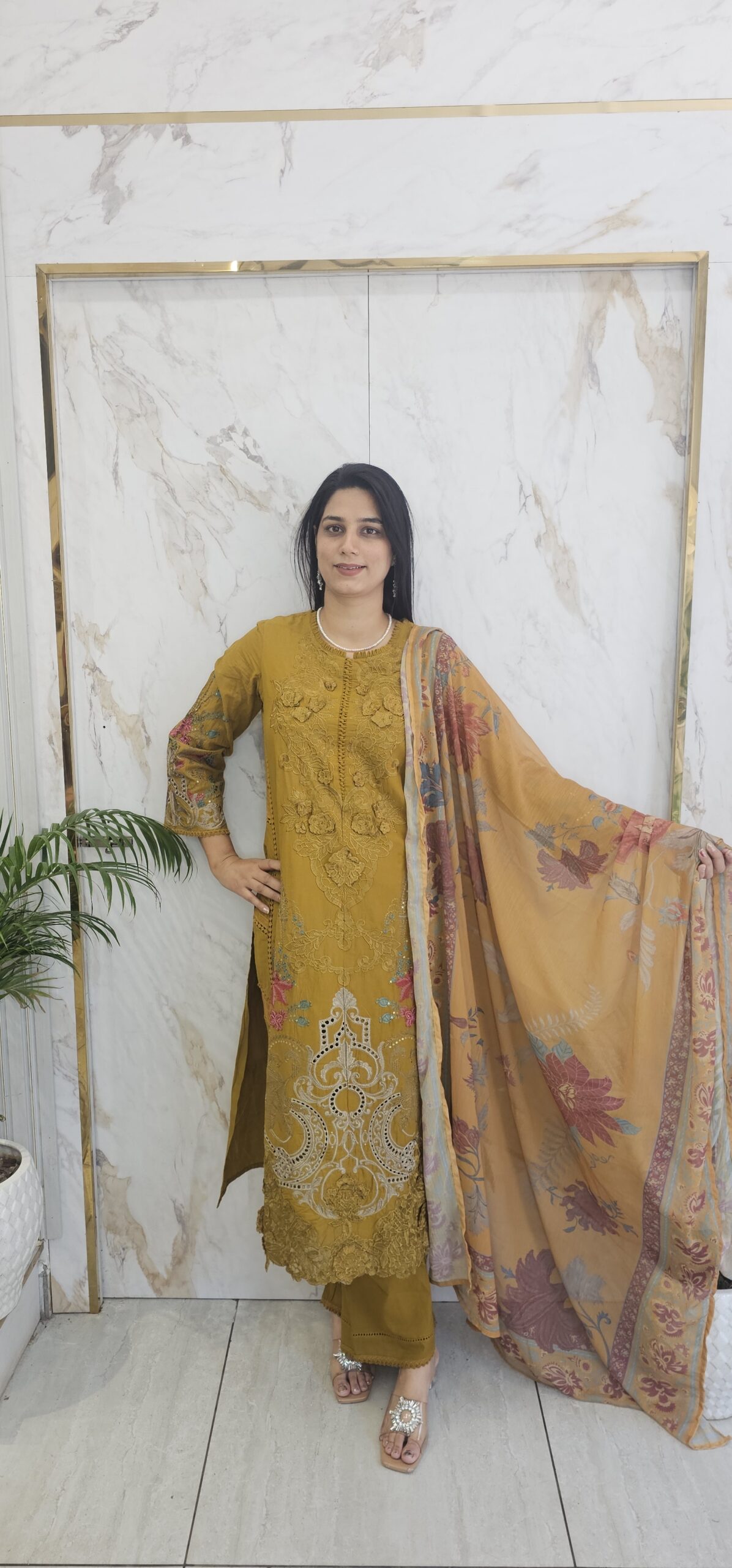 classic karachi wear suit item code : 2277GB - Image 2