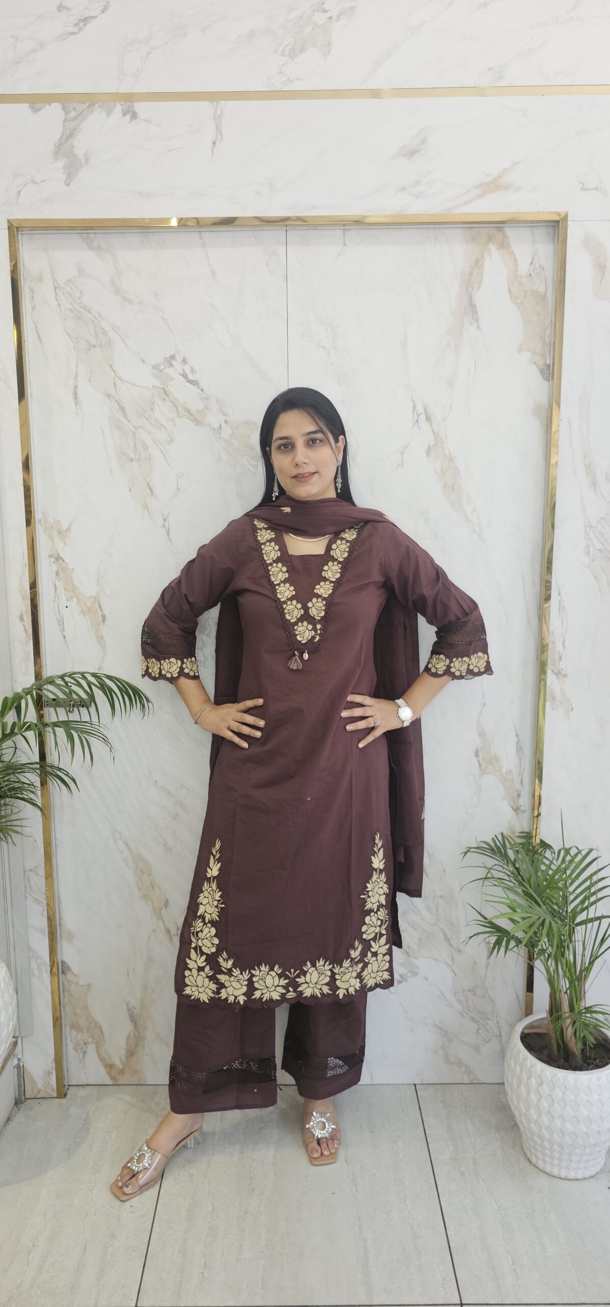 Beautiful Straight Suit, Item code : 3268