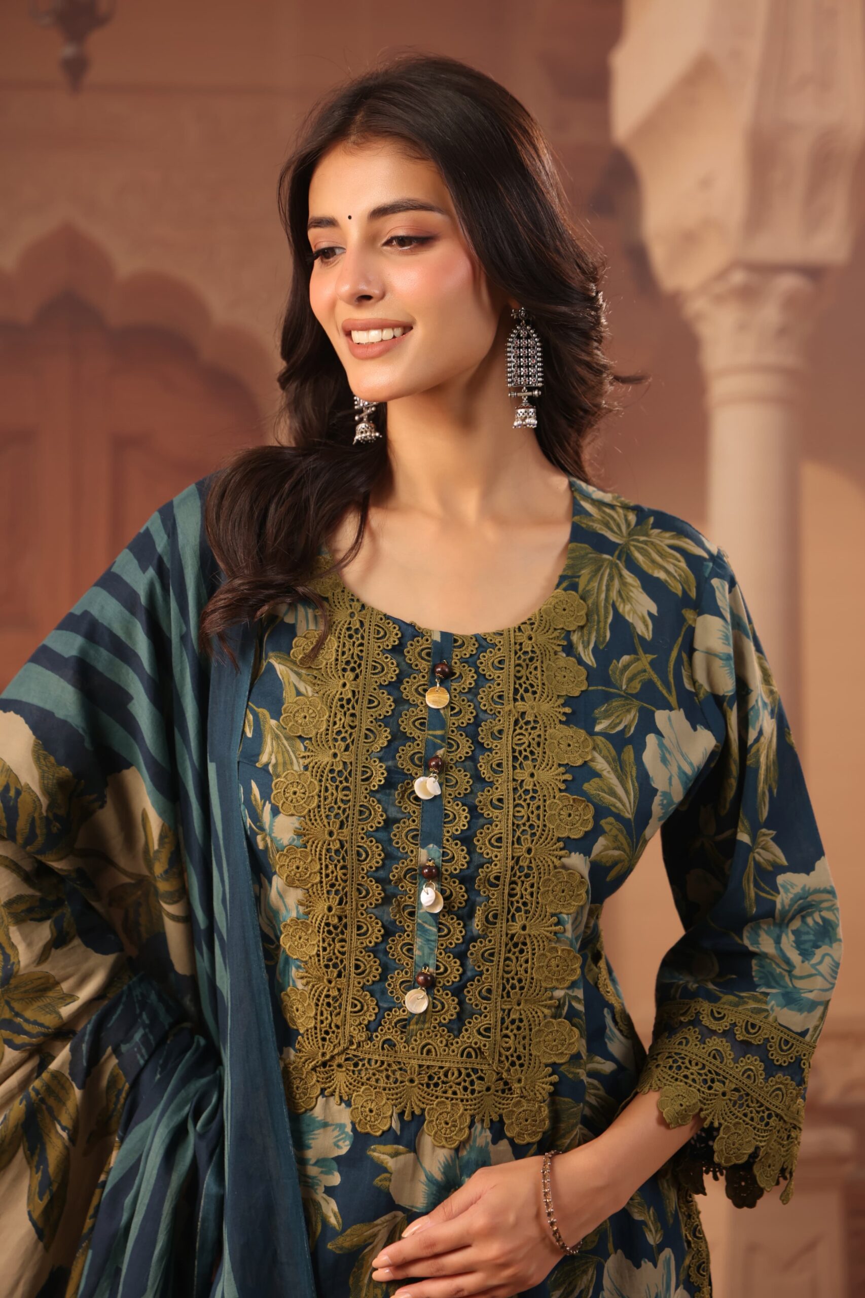 Farshi Designer suit Item Code :1309GB - Image 2